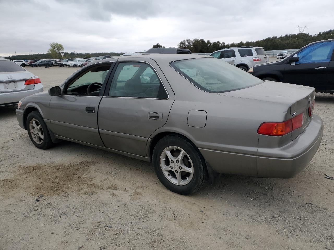 2001 TOYOTA CAMRY