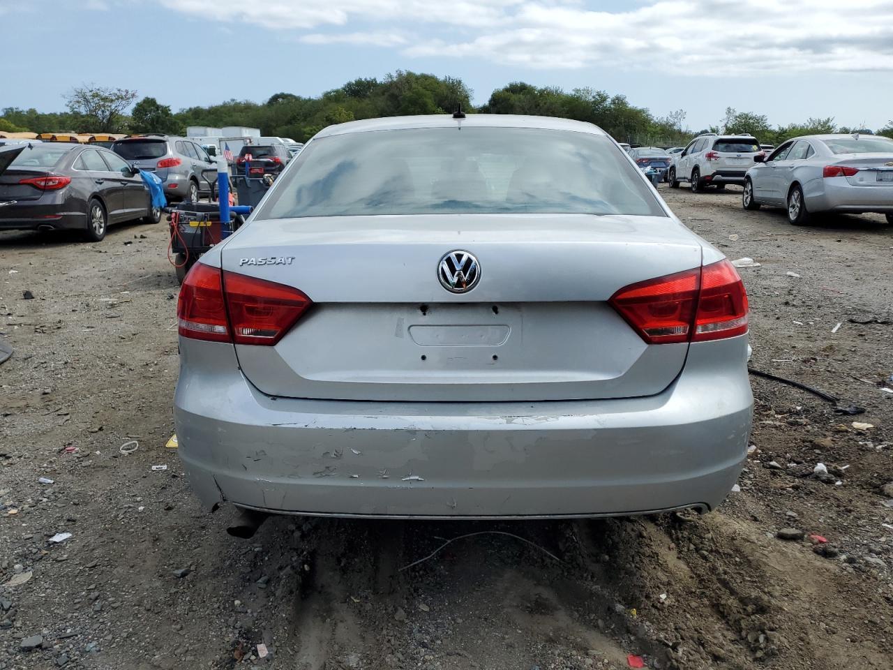 2014 VOLKSWAGEN Passat