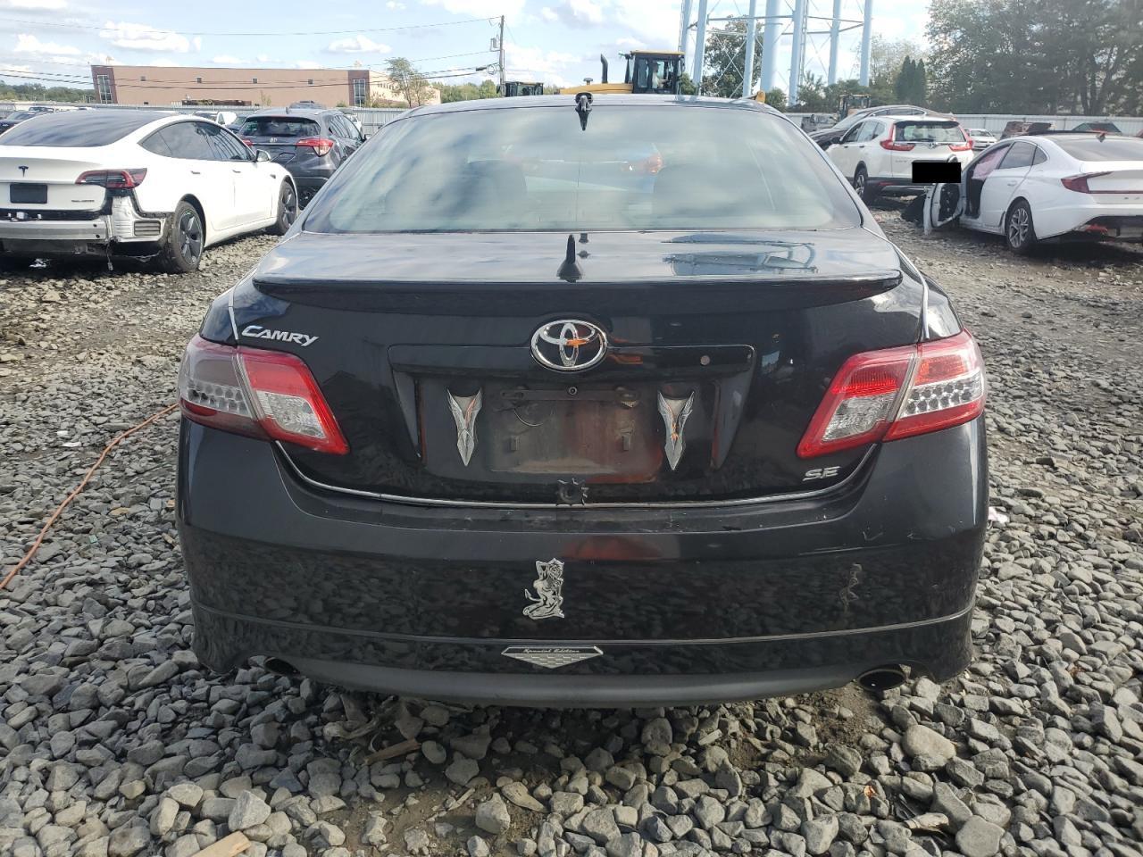 2011 TOYOTA CAMRY