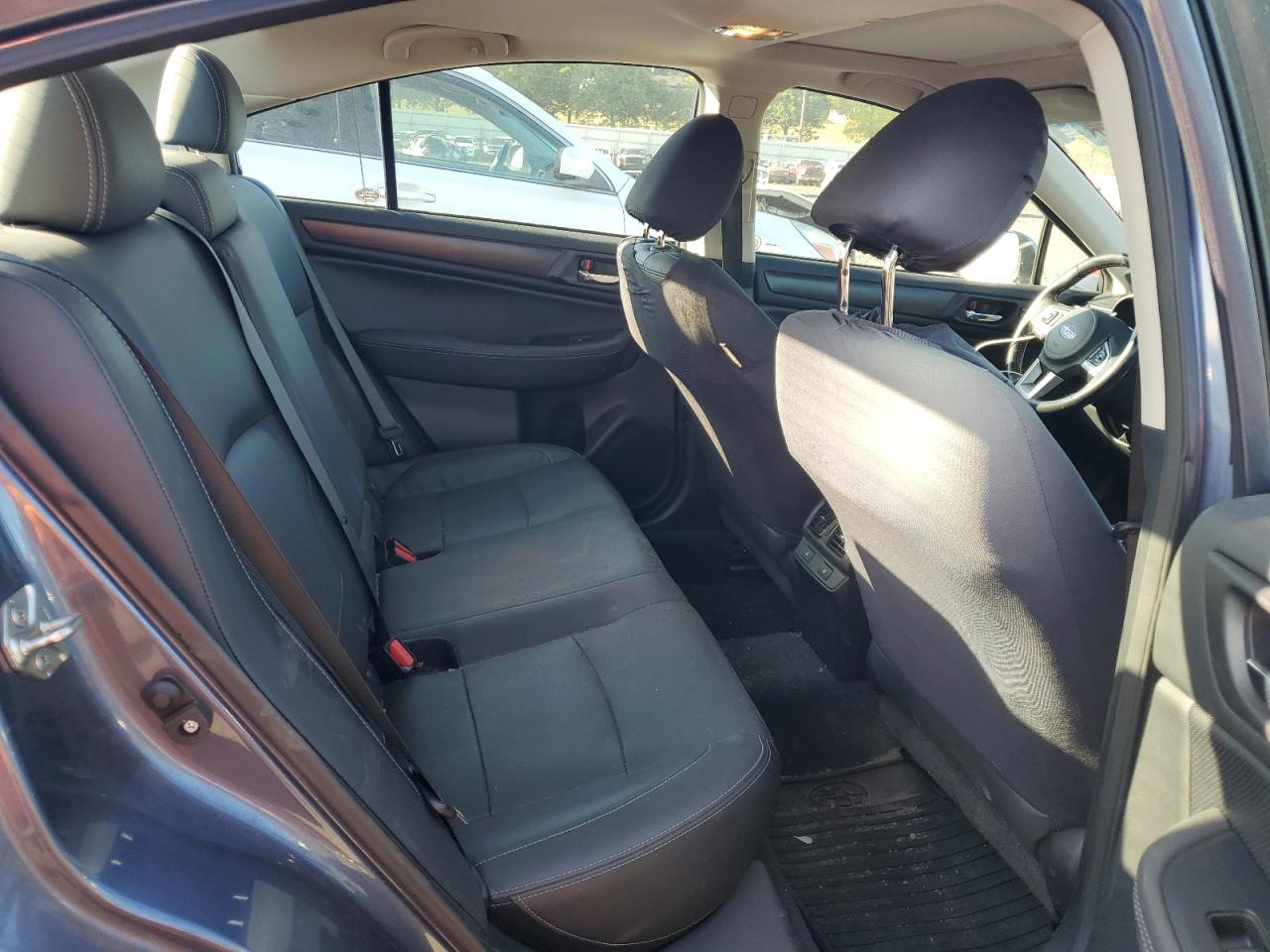 2015 SUBARU Legacy