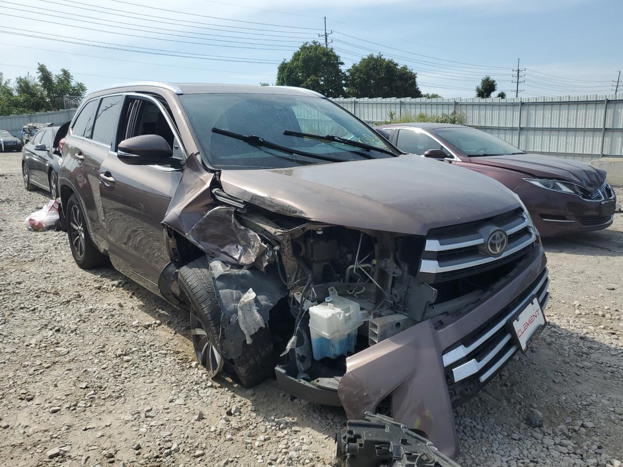 2017 TOYOTA HIGHLANDER
