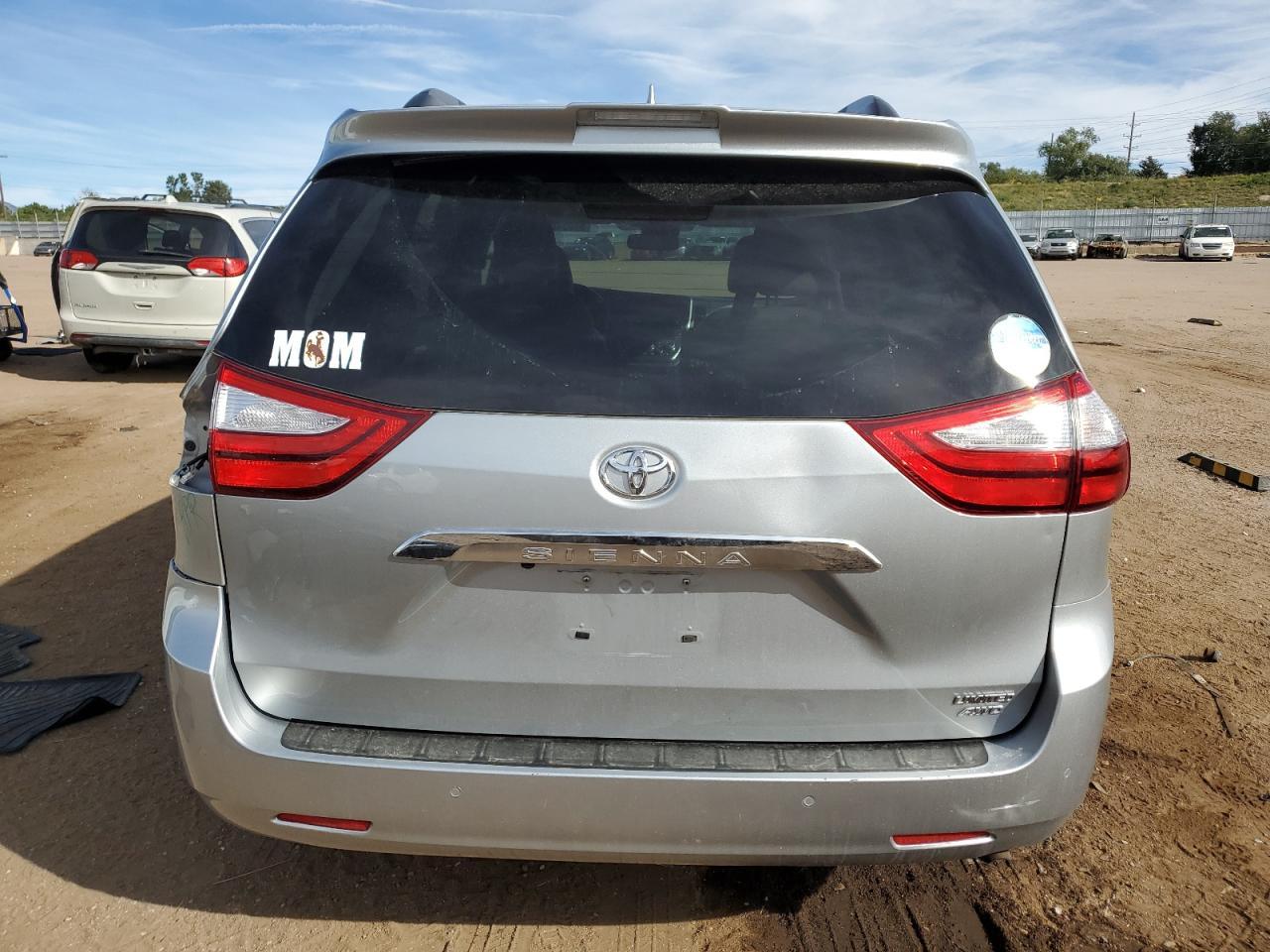 2019 TOYOTA SIENNA