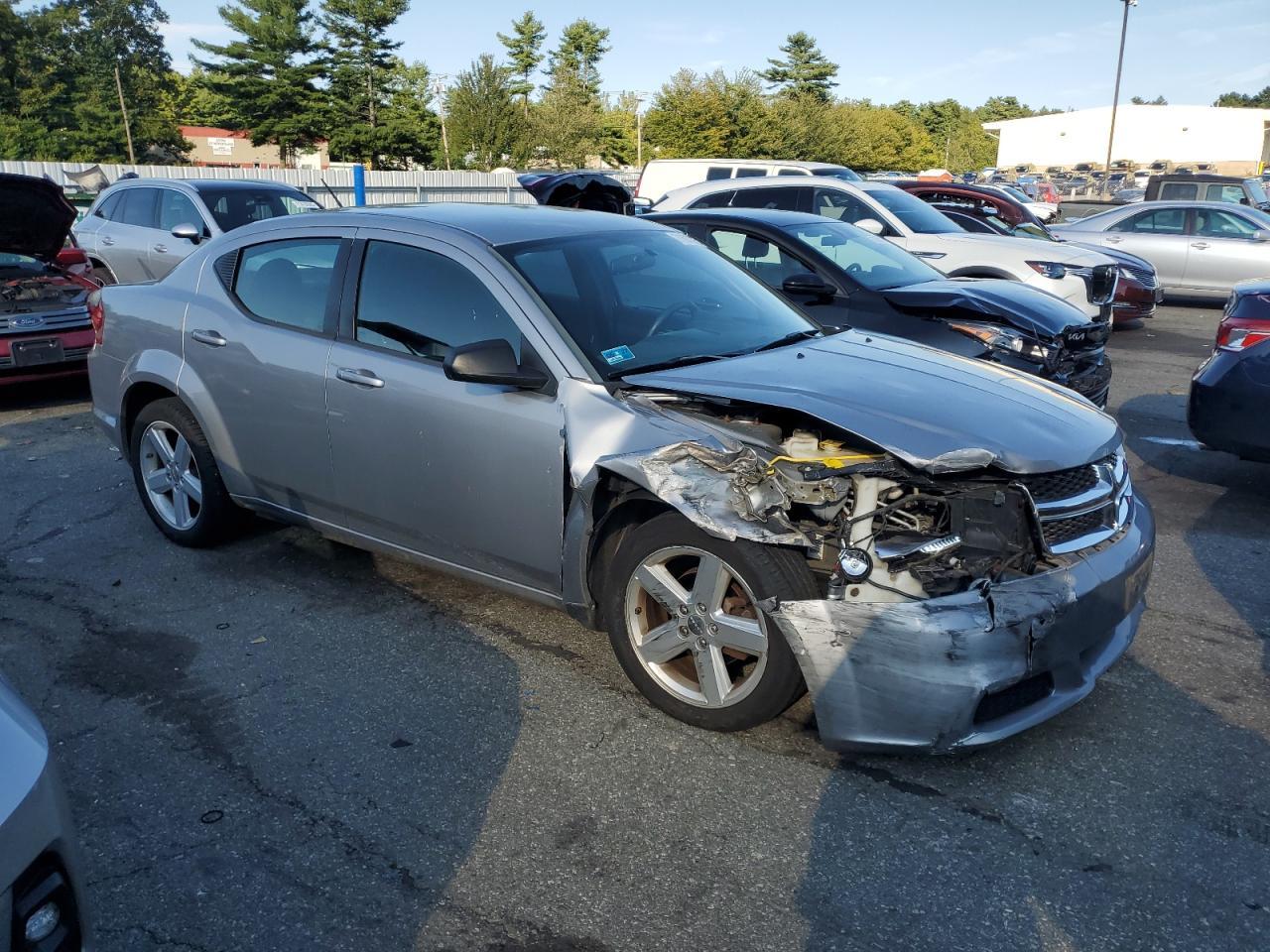 2013 DODGE Avenger