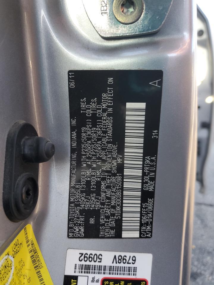 2011 TOYOTA SIENNA