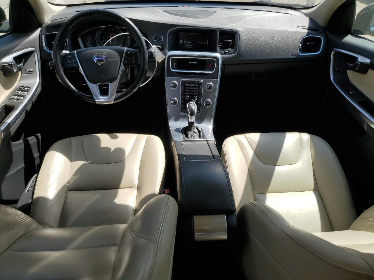 2017 VOLVO S60