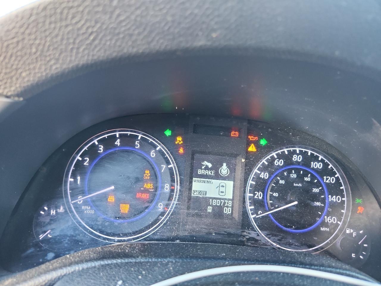 2011 INFINITI G37