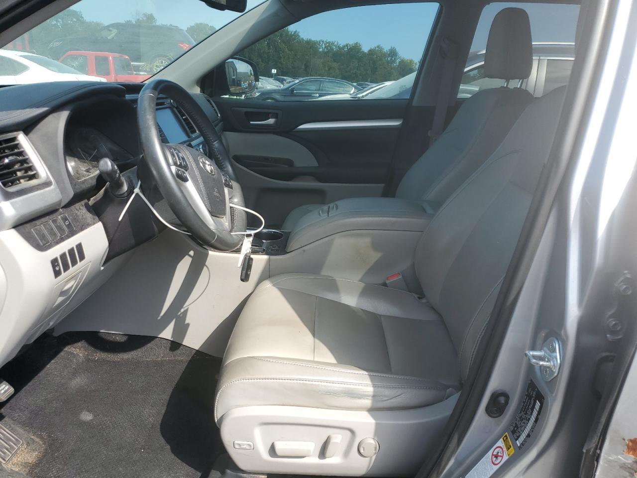 2015 TOYOTA HIGHLANDER