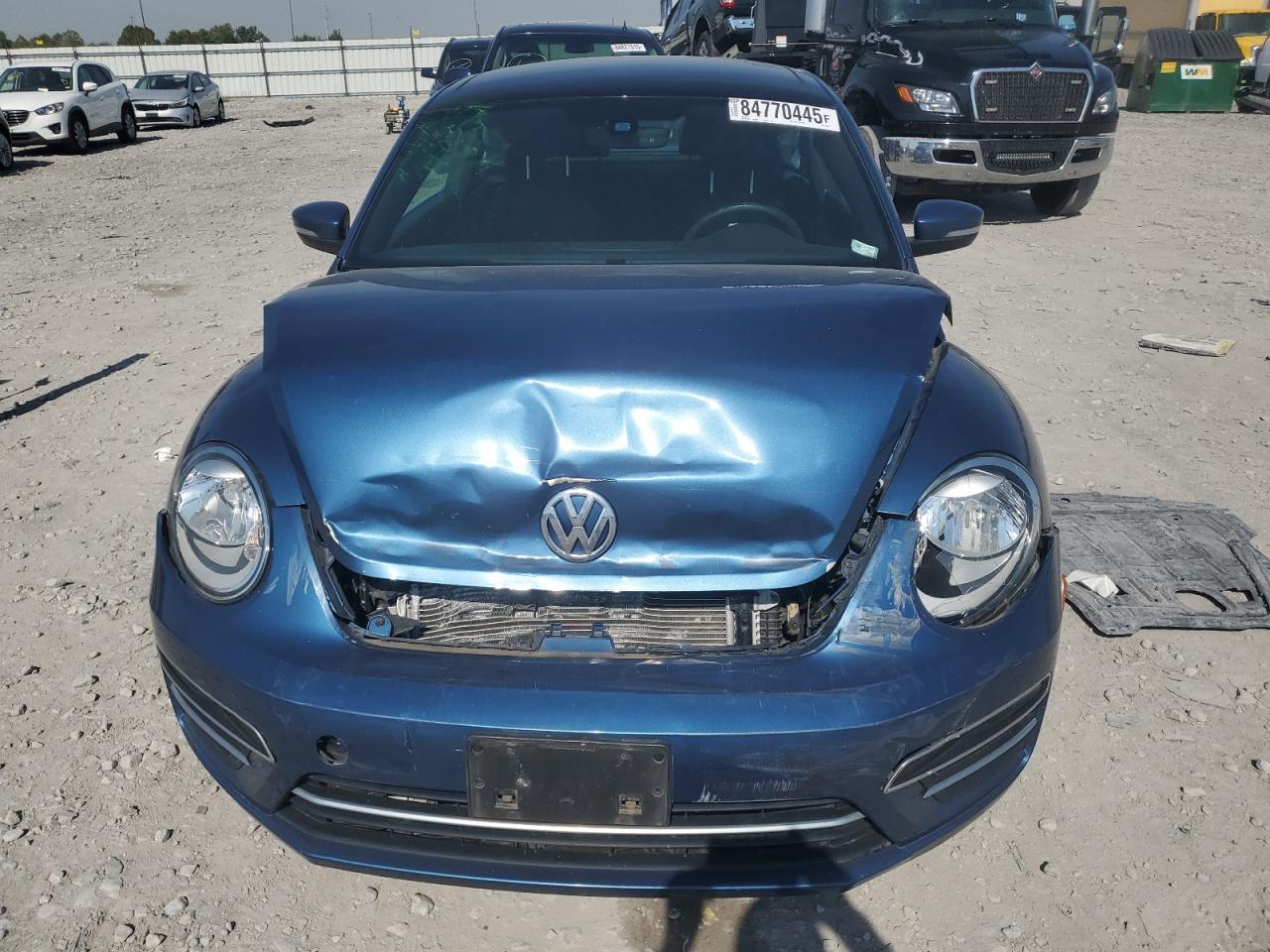 2019 VOLKSWAGEN Beetle