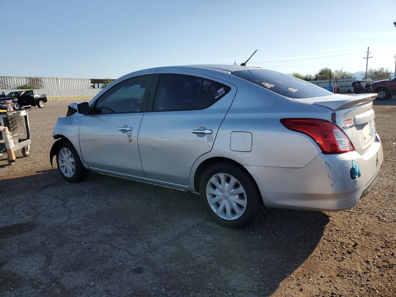 2017 NISSAN VERSA