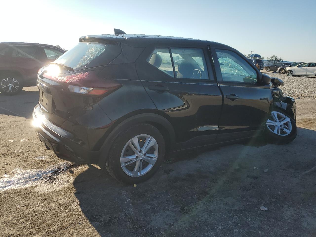 2023 NISSAN KICKS