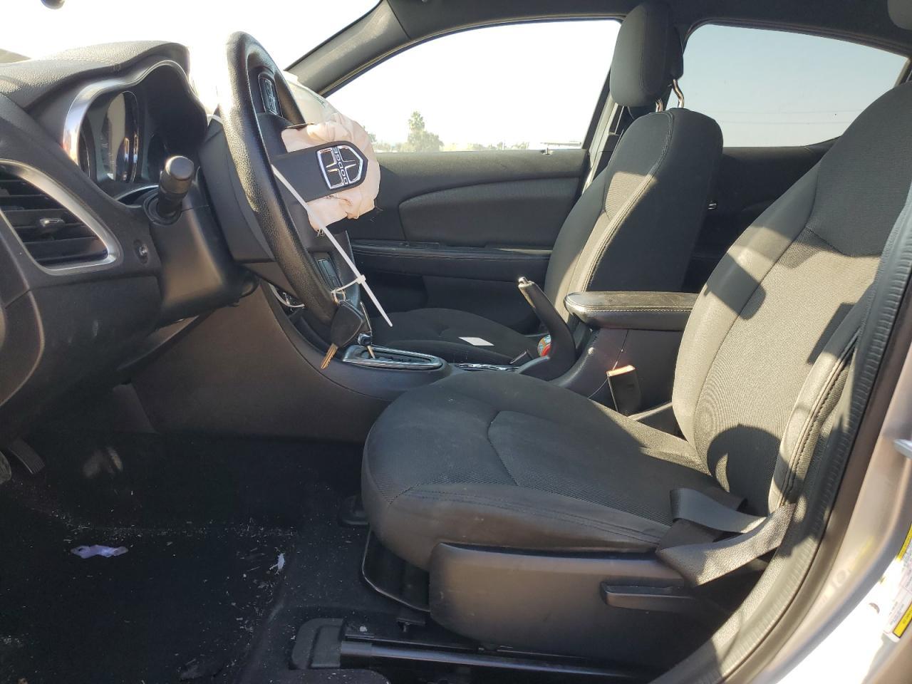 2013 DODGE Avenger