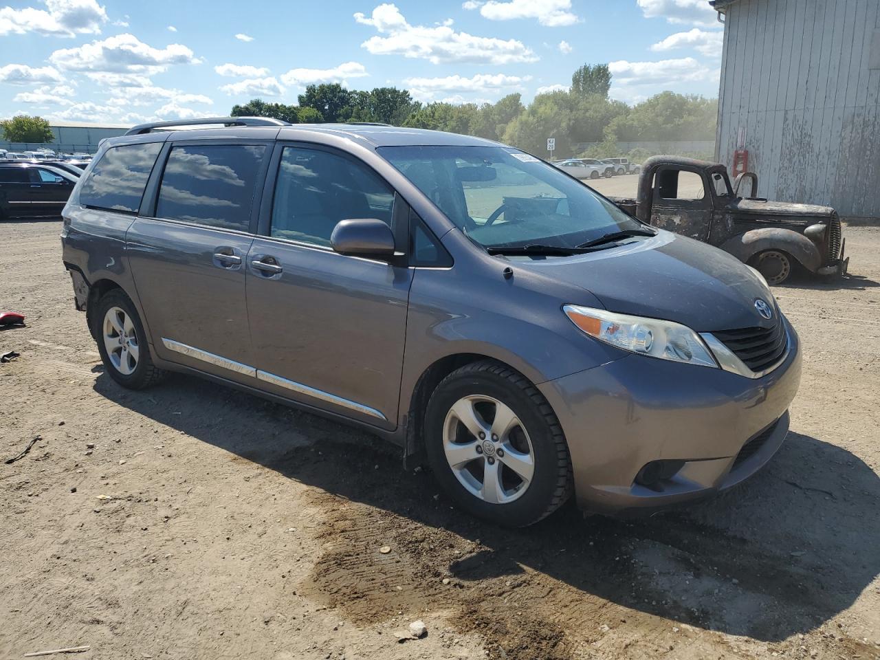 2014 TOYOTA SIENNA
