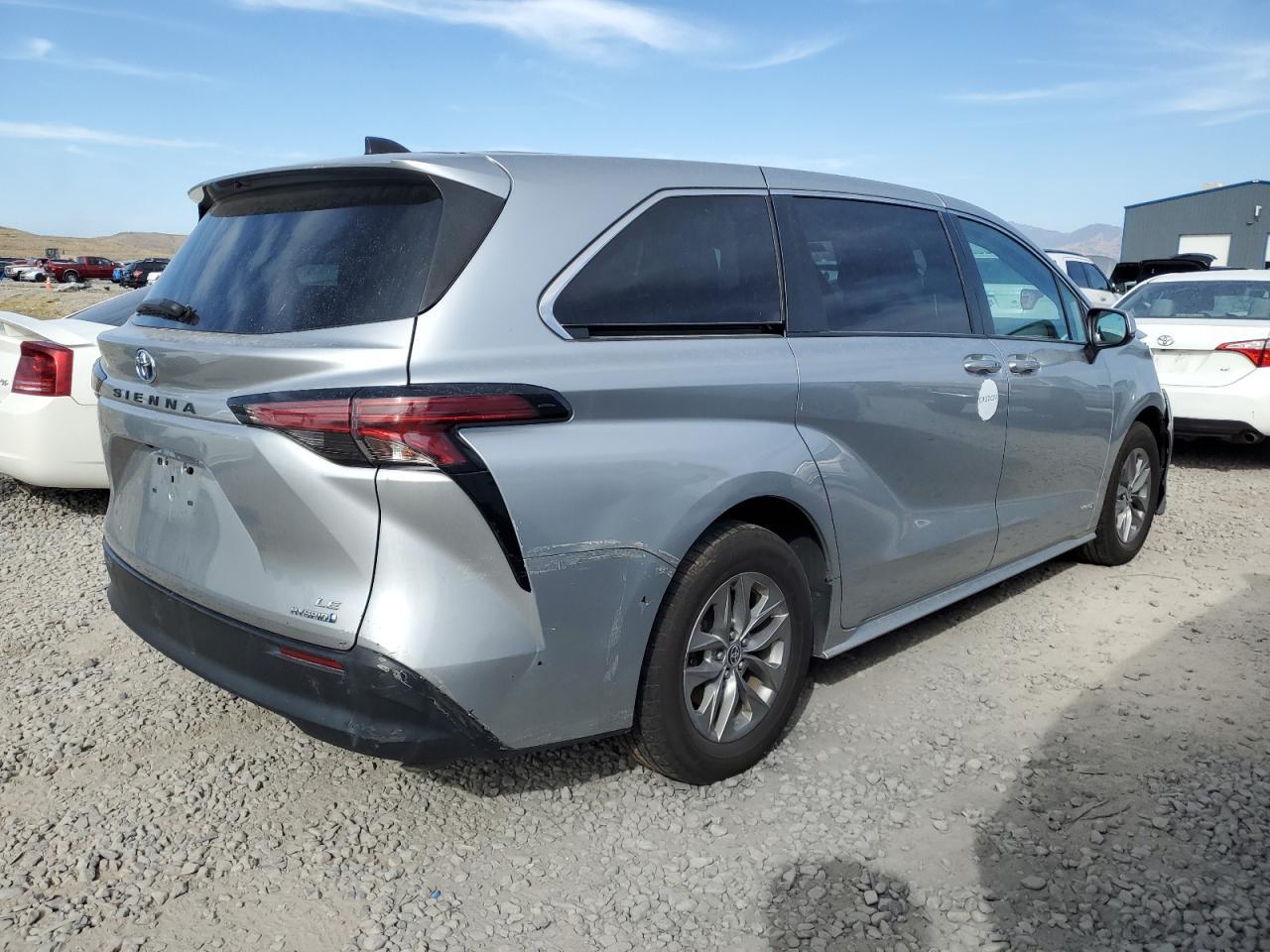 2021 TOYOTA SIENNA