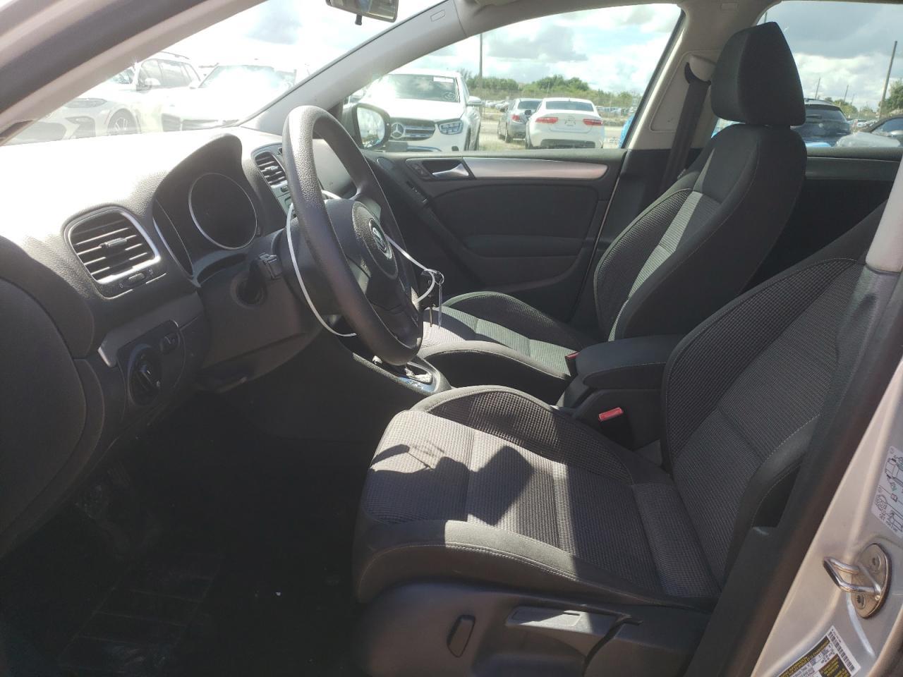 2013 VOLKSWAGEN GOLF