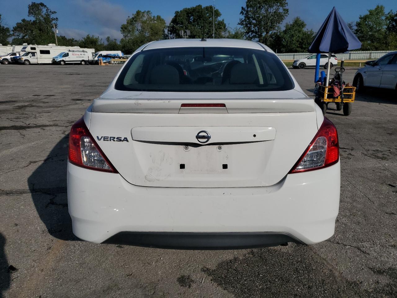 2017 NISSAN VERSA
