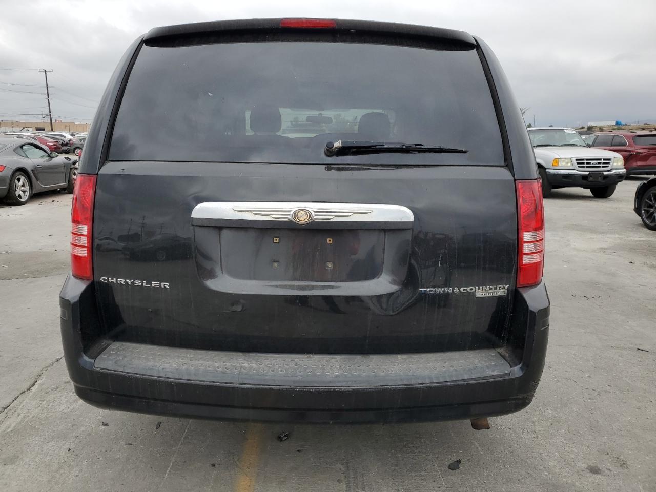 2010 CHRYSLER Town & Country