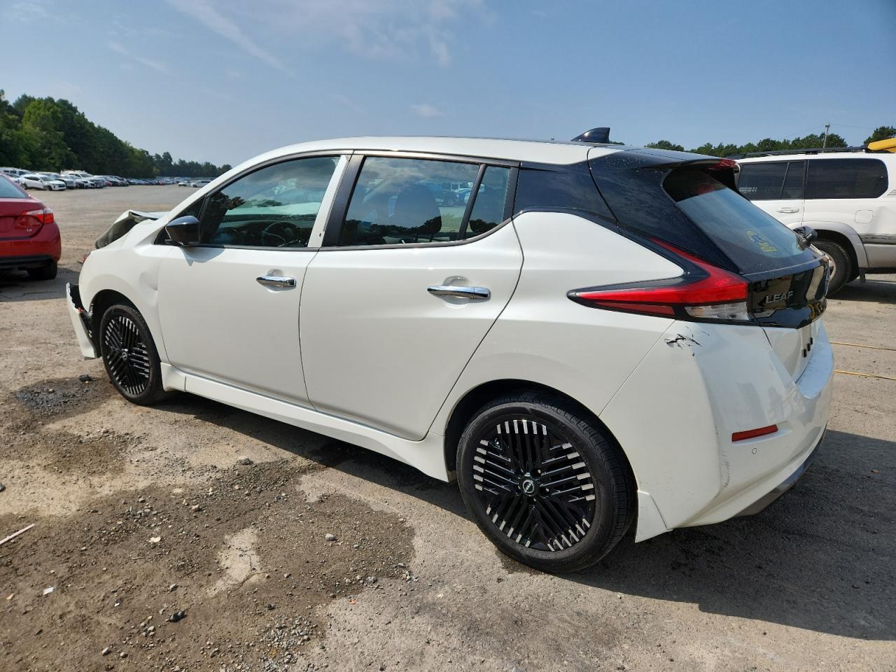 2025 NISSAN LEAF