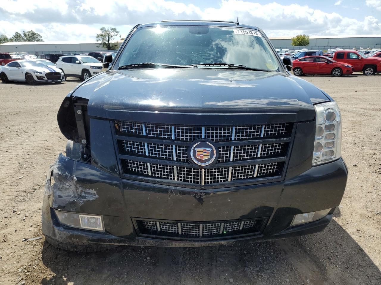 2013 CADILLAC ESCALADE