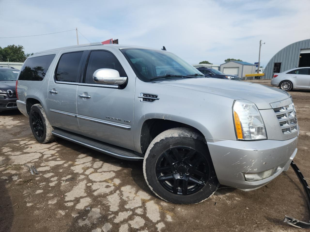 2011 CADILLAC ESCALADE