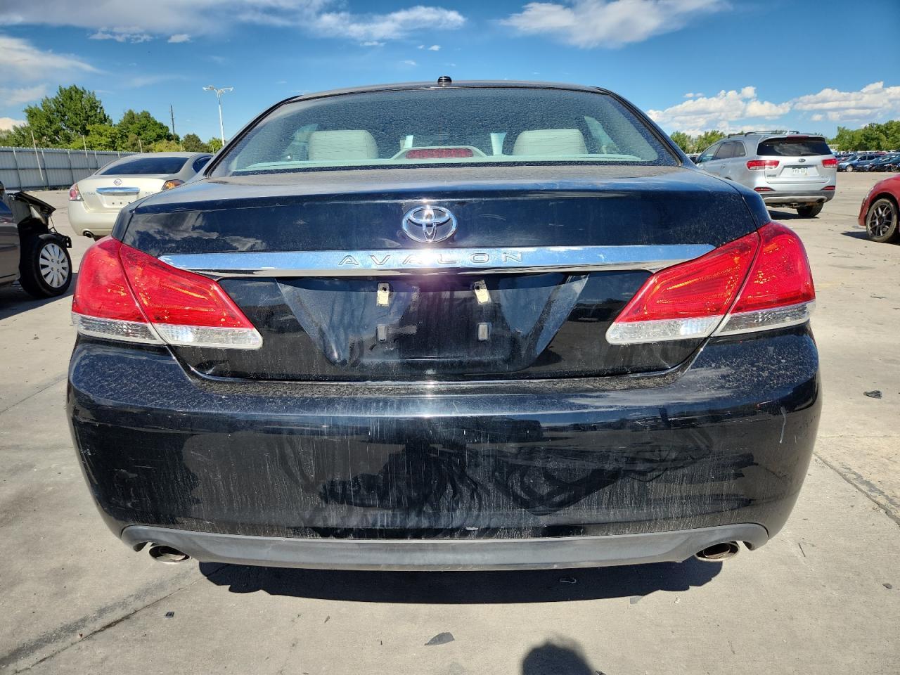 2011 TOYOTA Avalon