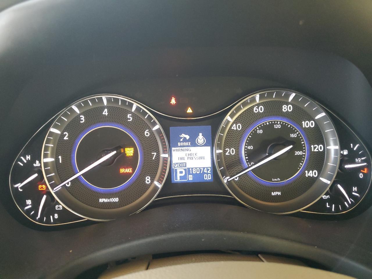 2011 INFINITI QX56