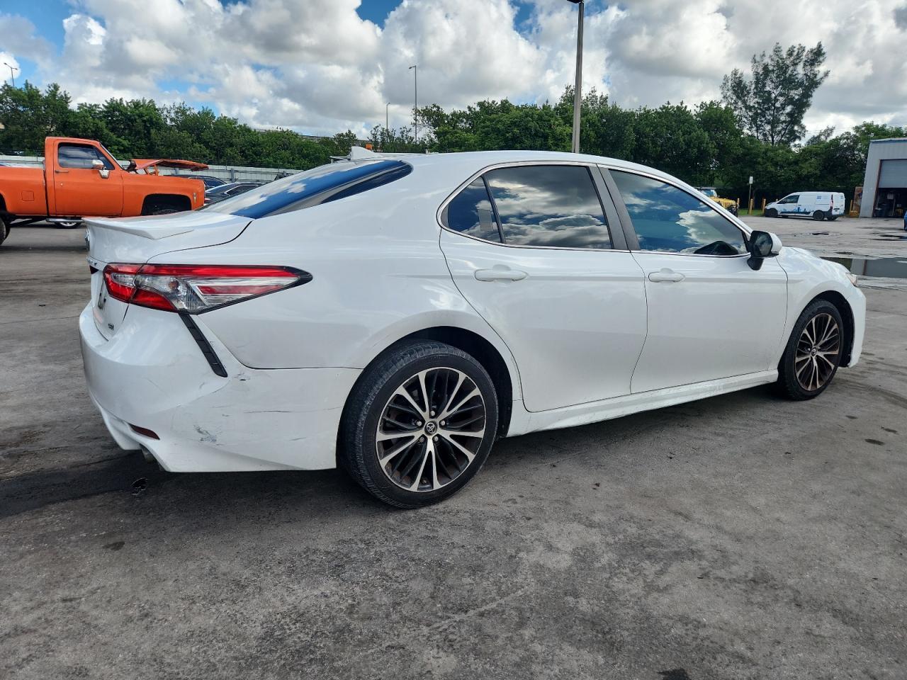 2019 TOYOTA CAMRY