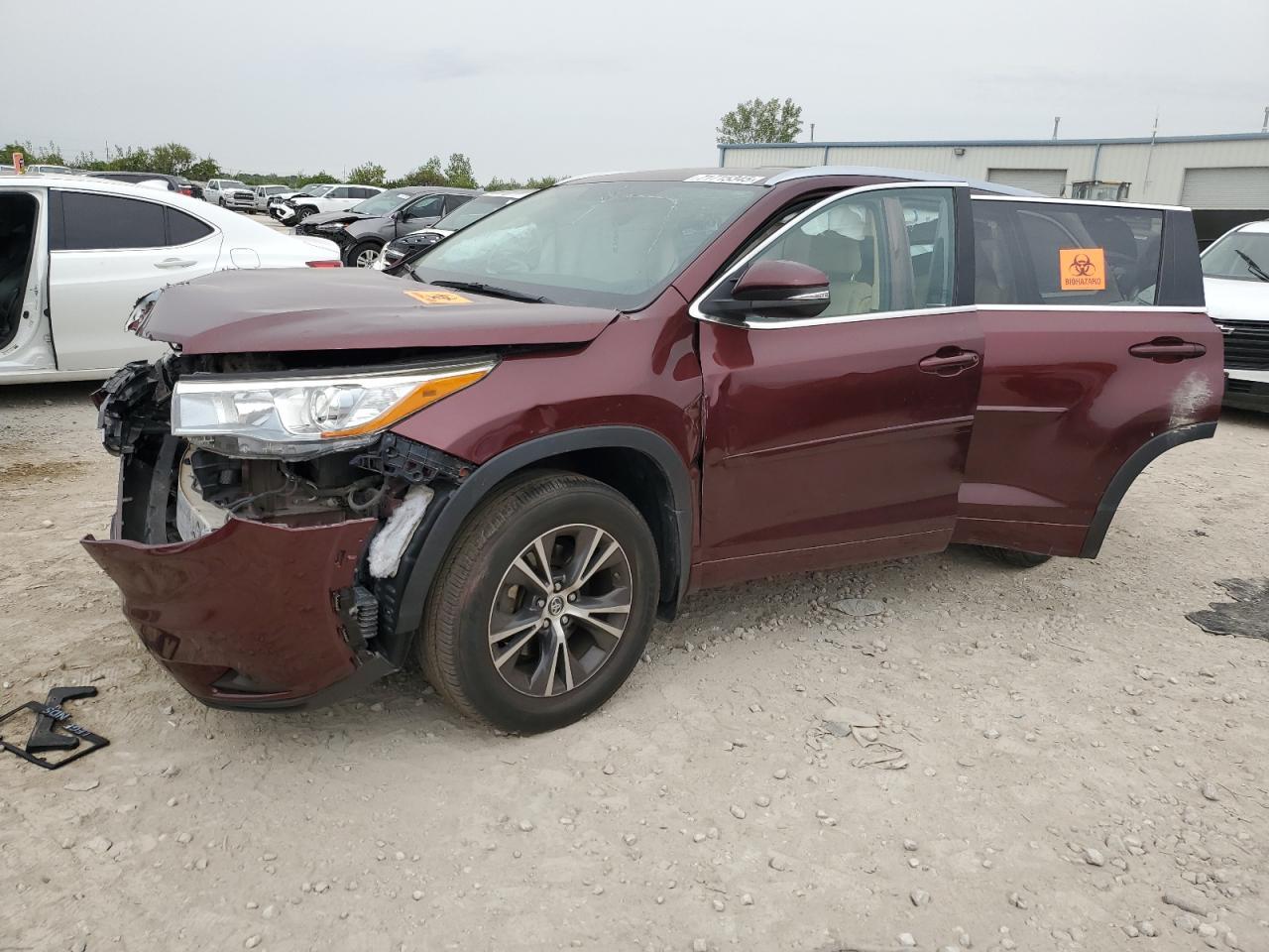 2016 TOYOTA HIGHLANDER