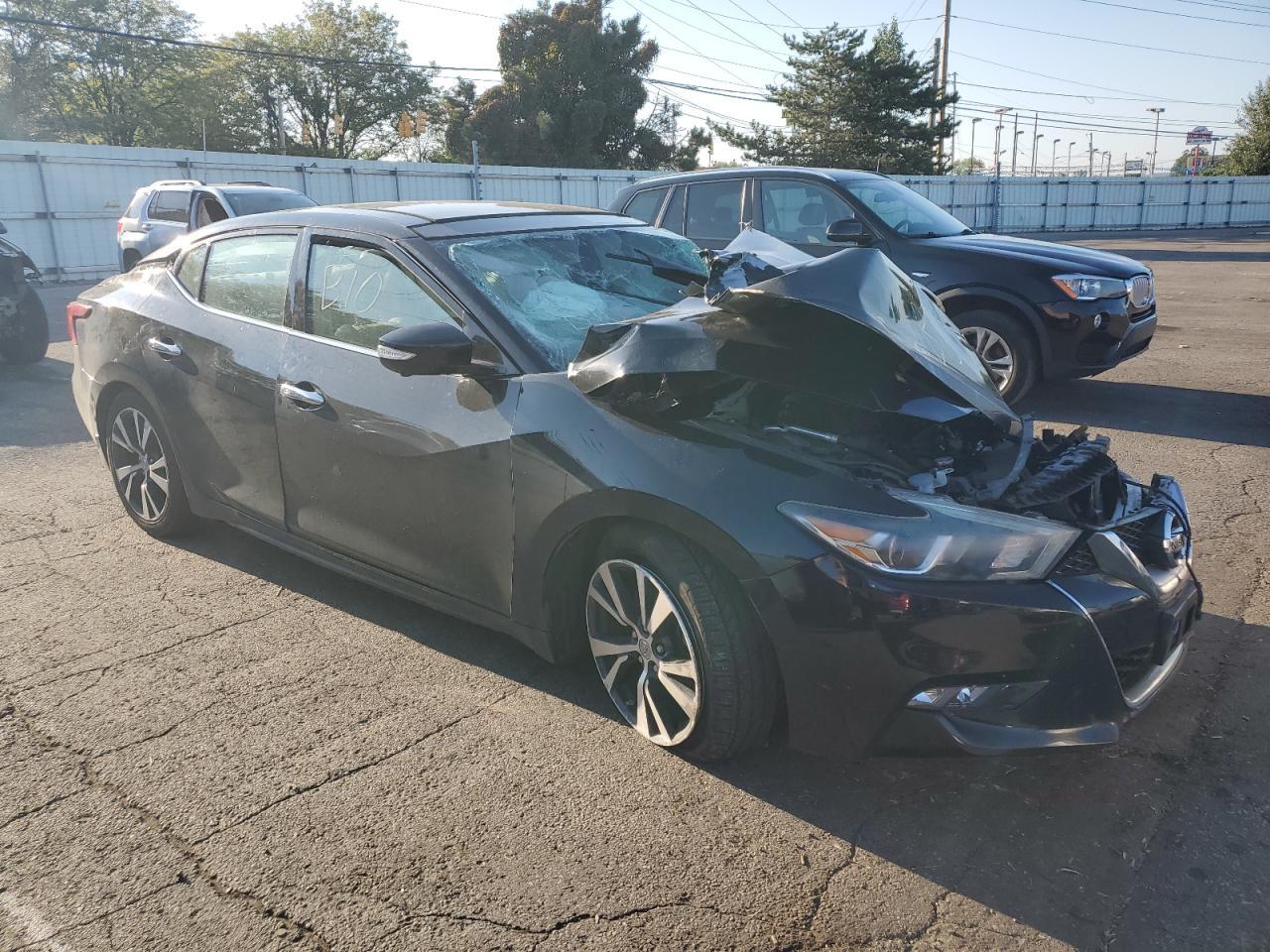2017 NISSAN Maxima