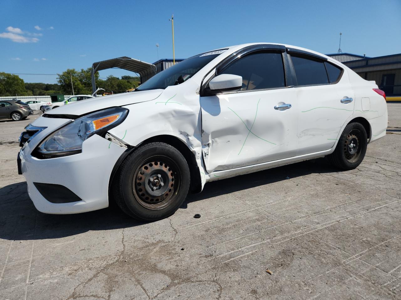 2016 NISSAN VERSA