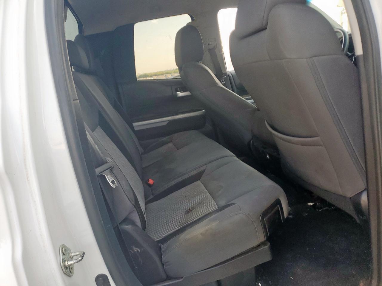 2016 TOYOTA TUNDRA