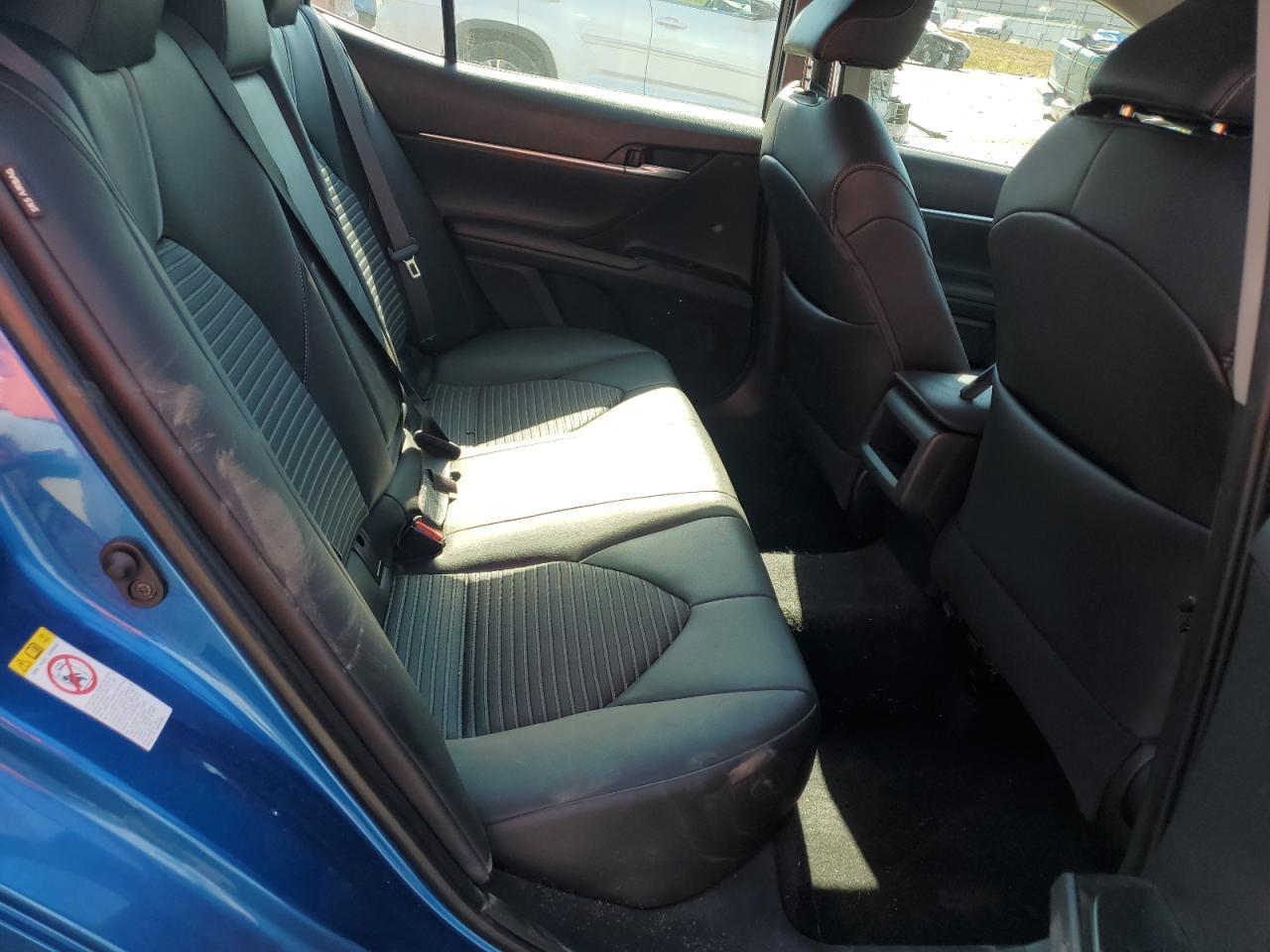 2018 TOYOTA CAMRY