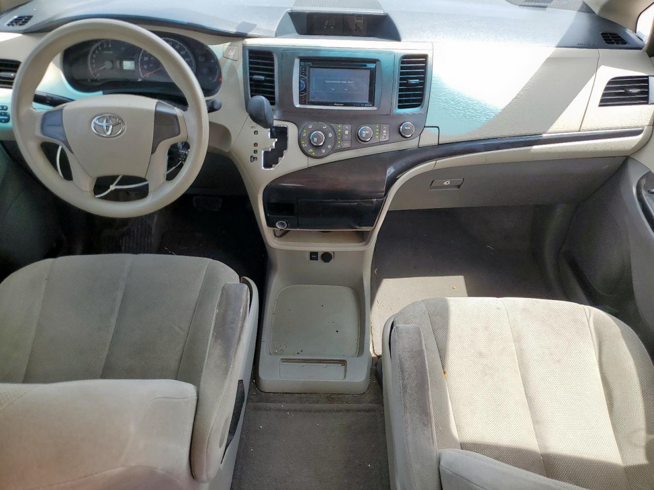 2013 TOYOTA SIENNA