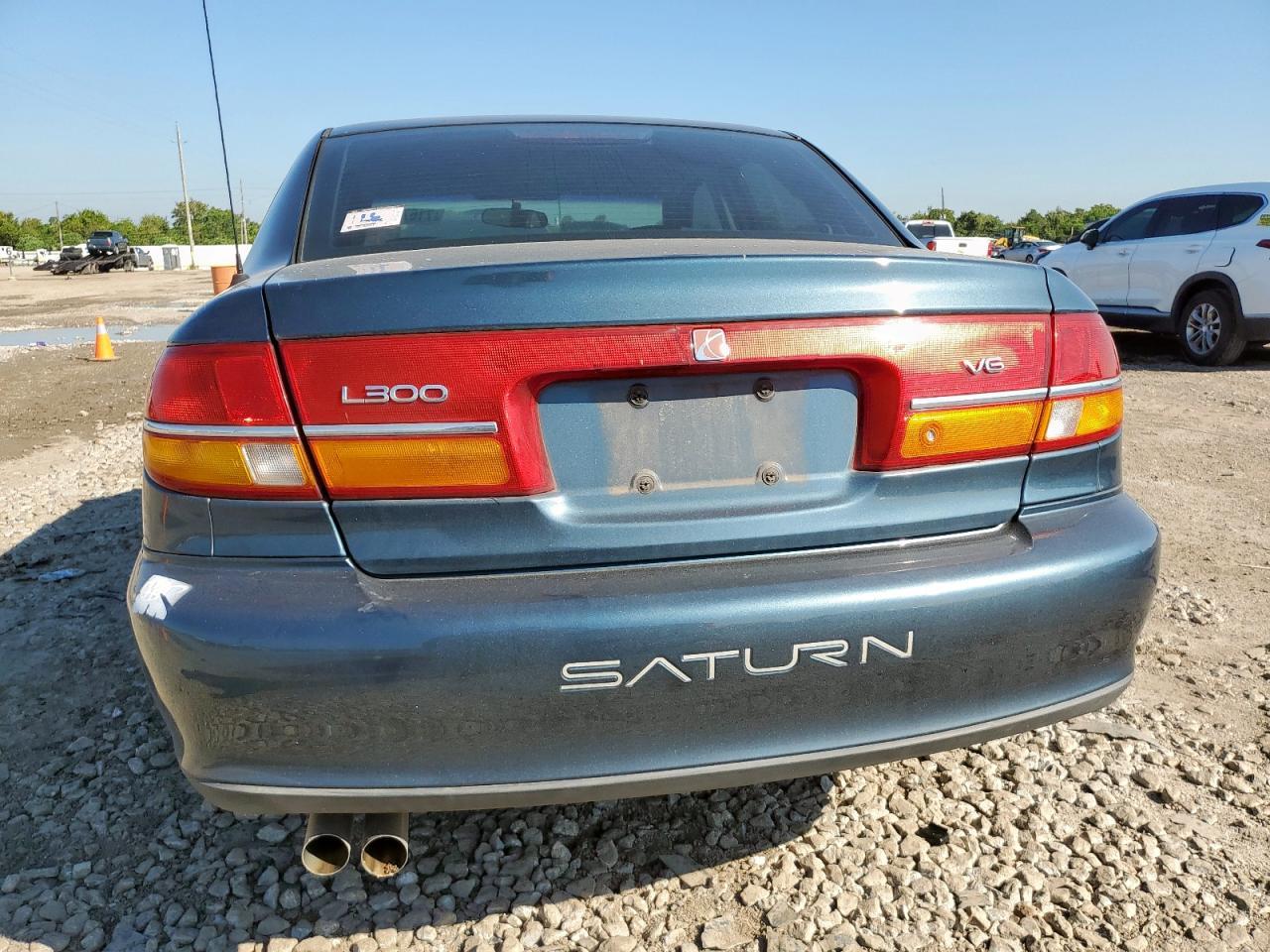 2002 SATURN L300