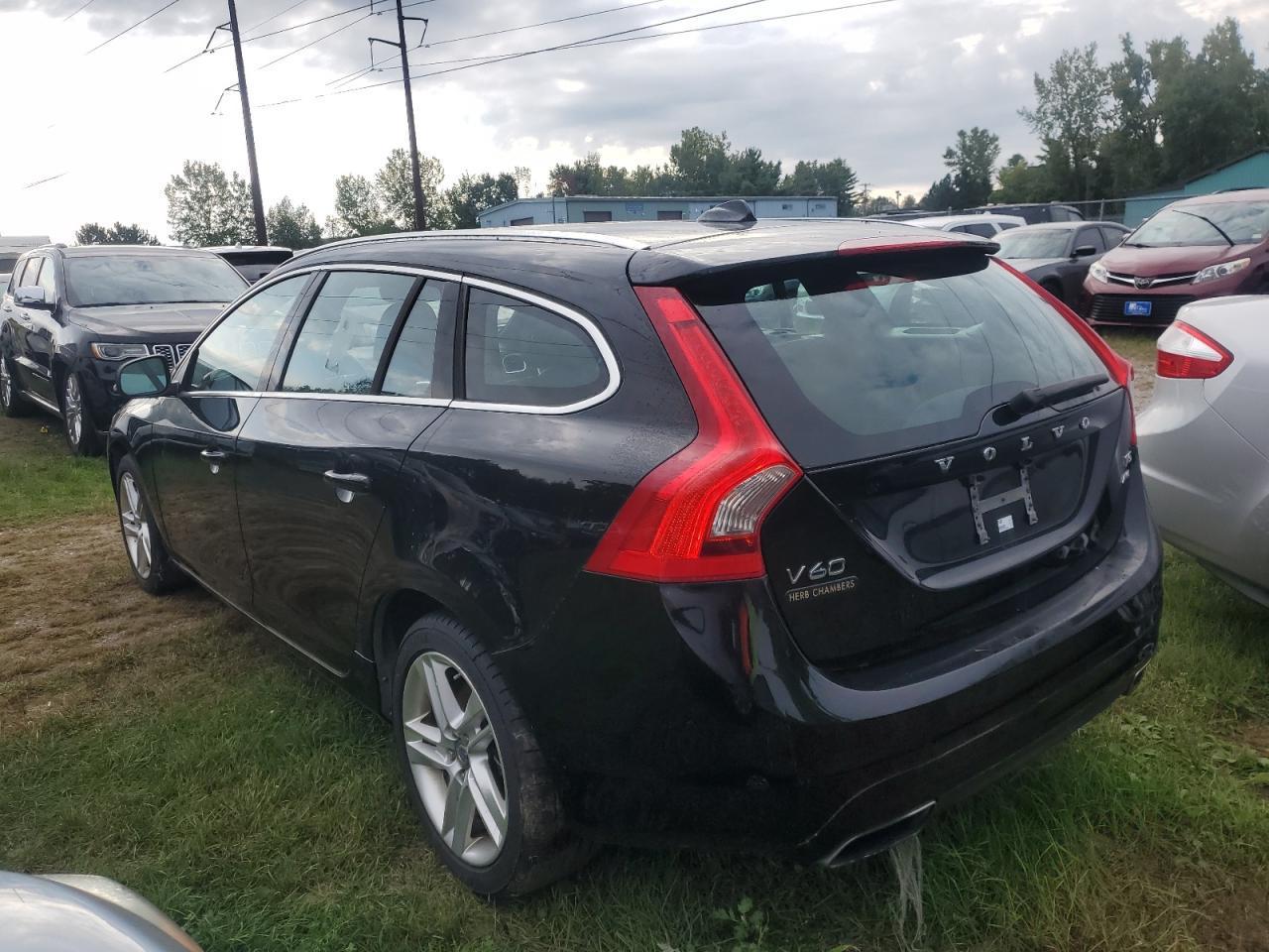 2015 VOLVO V60