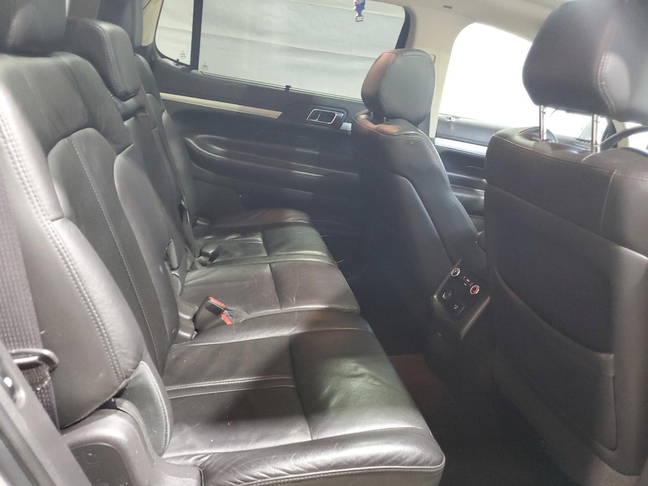 2015 LINCOLN MKT