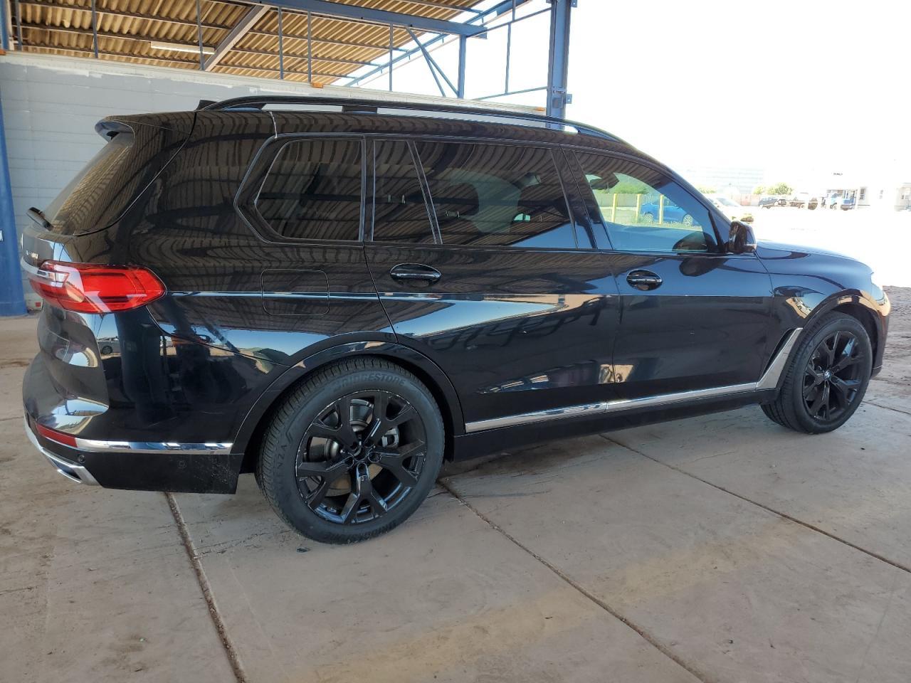 2021 BMW X7