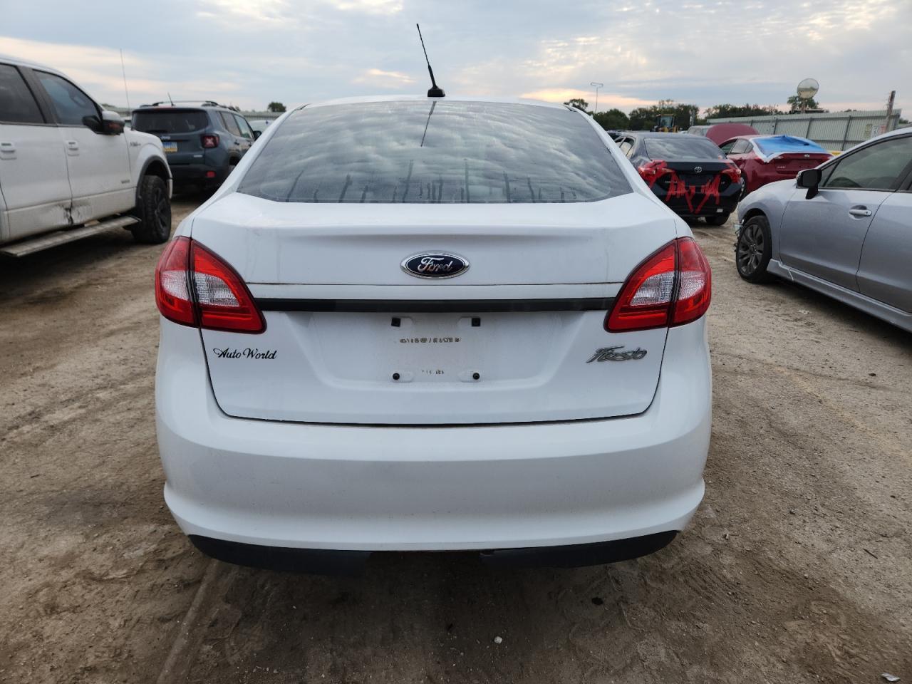 2013 FORD Fiesta