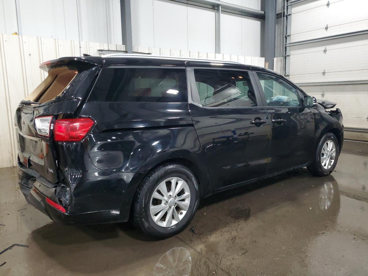 2016 KIA SEDONA