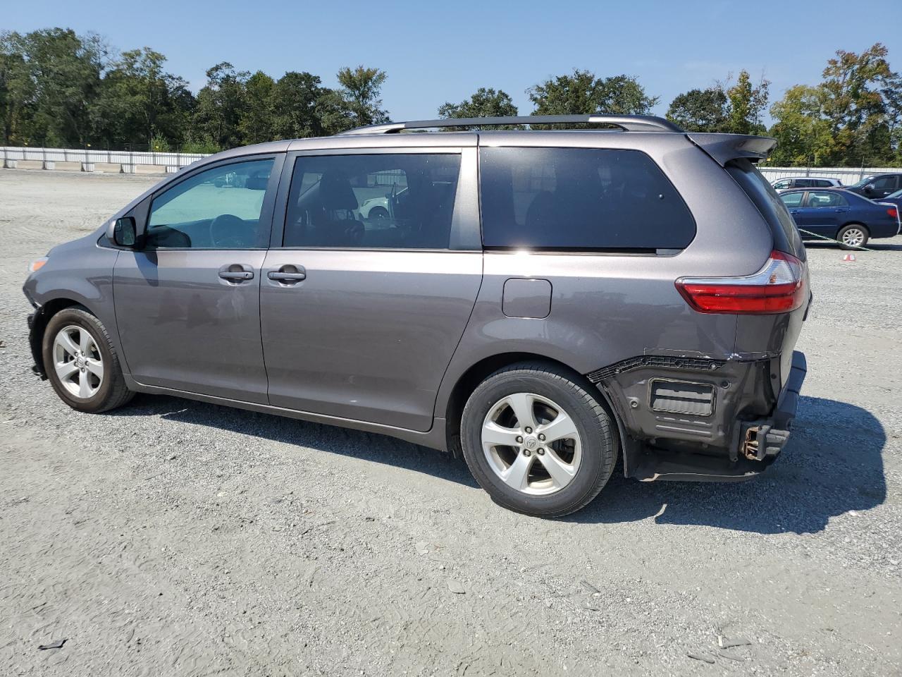 2016 TOYOTA SIENNA