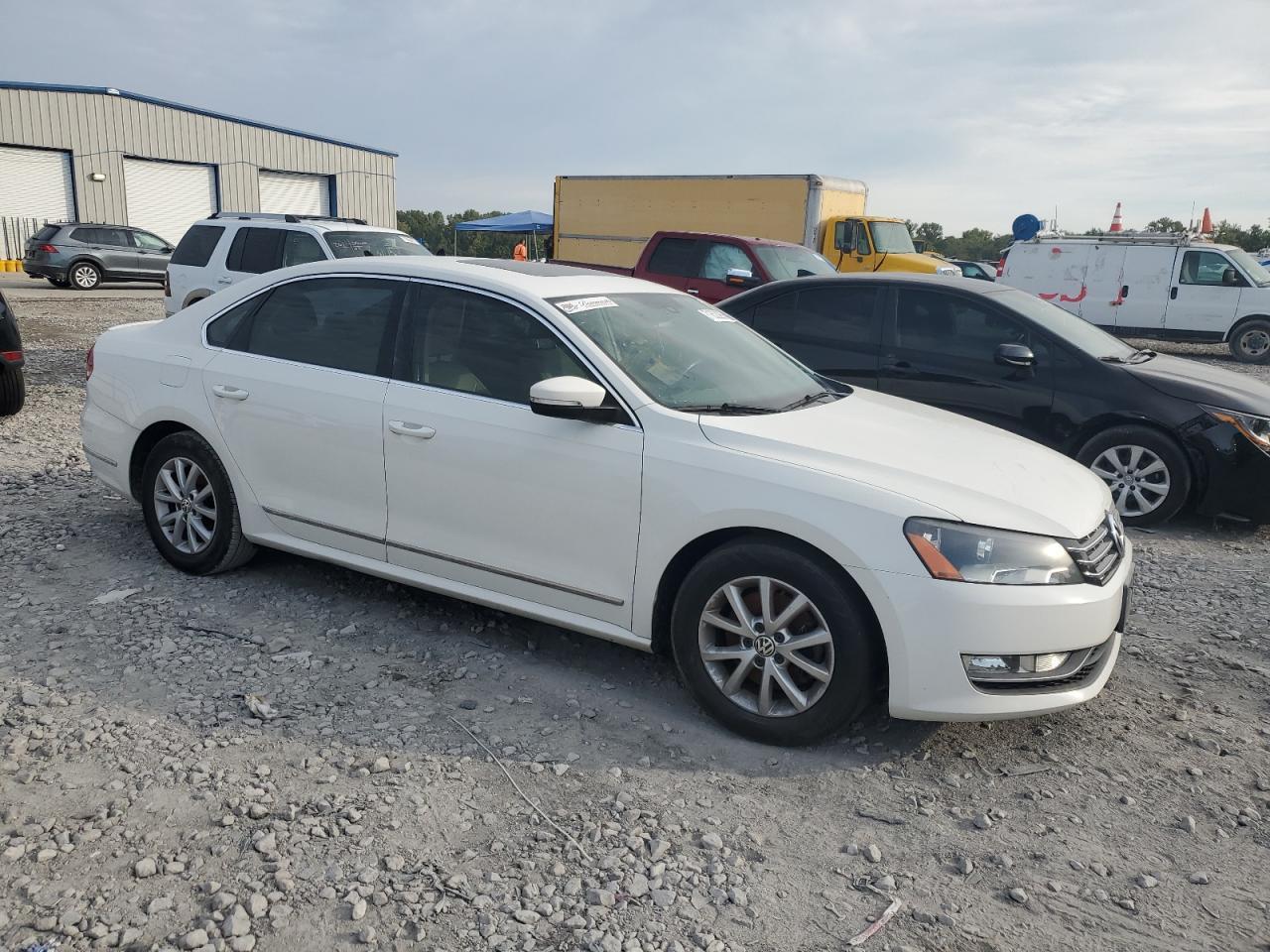 2014 VOLKSWAGEN Passat