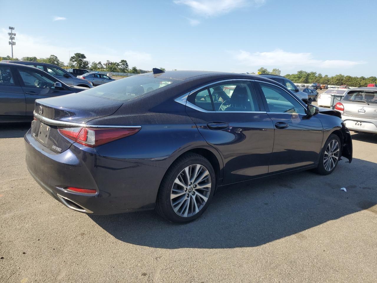 2019 LEXUS Es