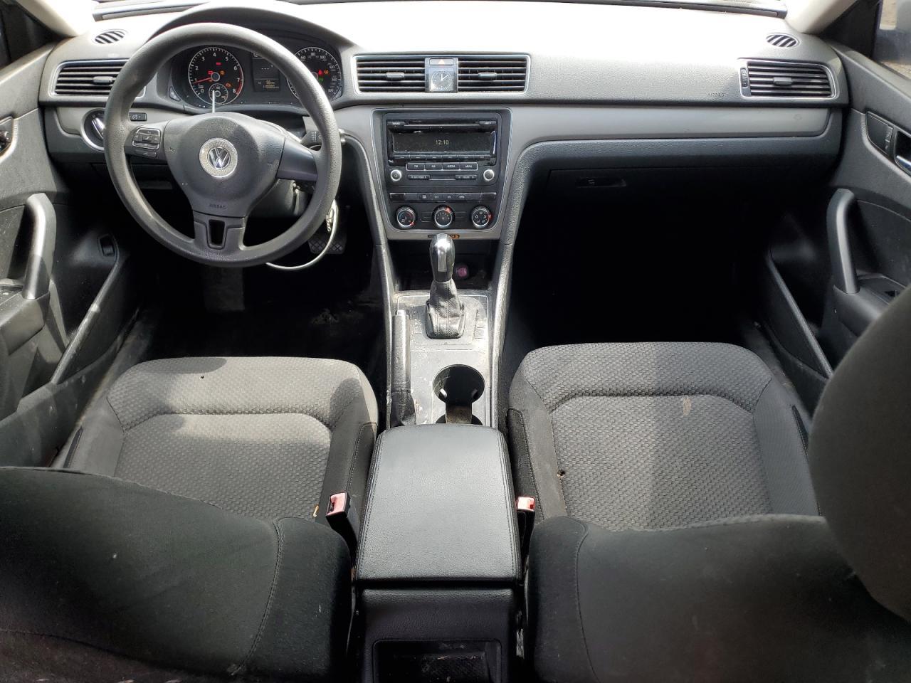 2014 VOLKSWAGEN Passat
