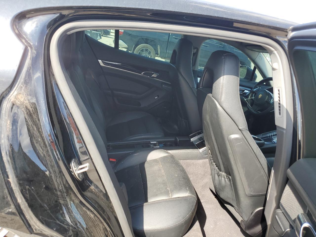 2016 PORSCHE Panamera