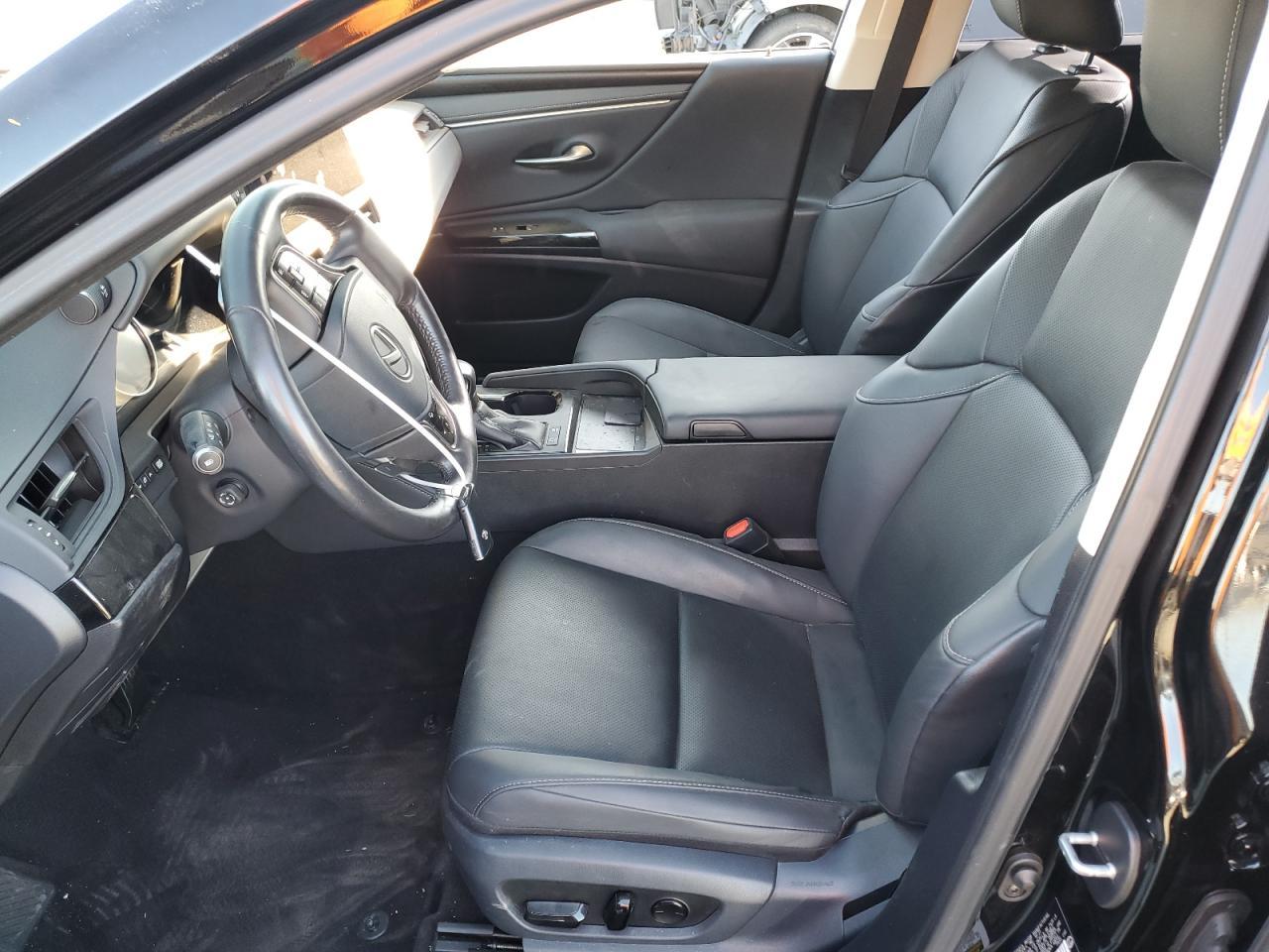 2024 LEXUS Es