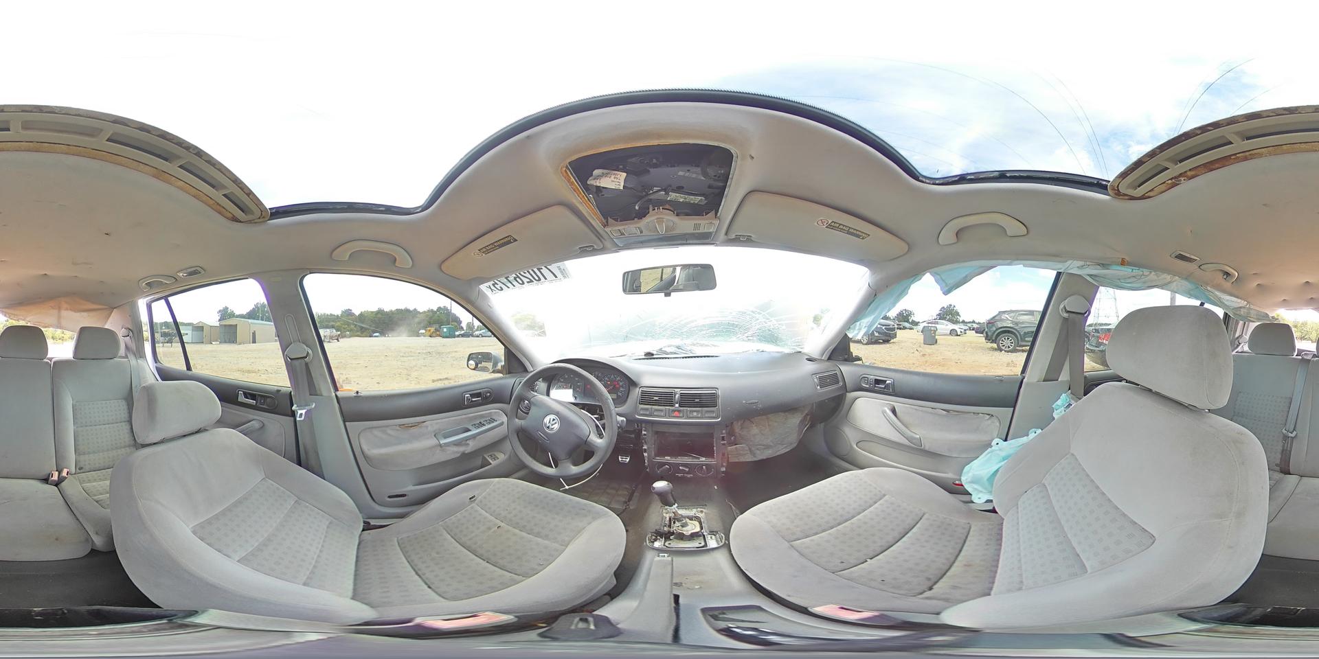 2003 VOLKSWAGEN GOLF