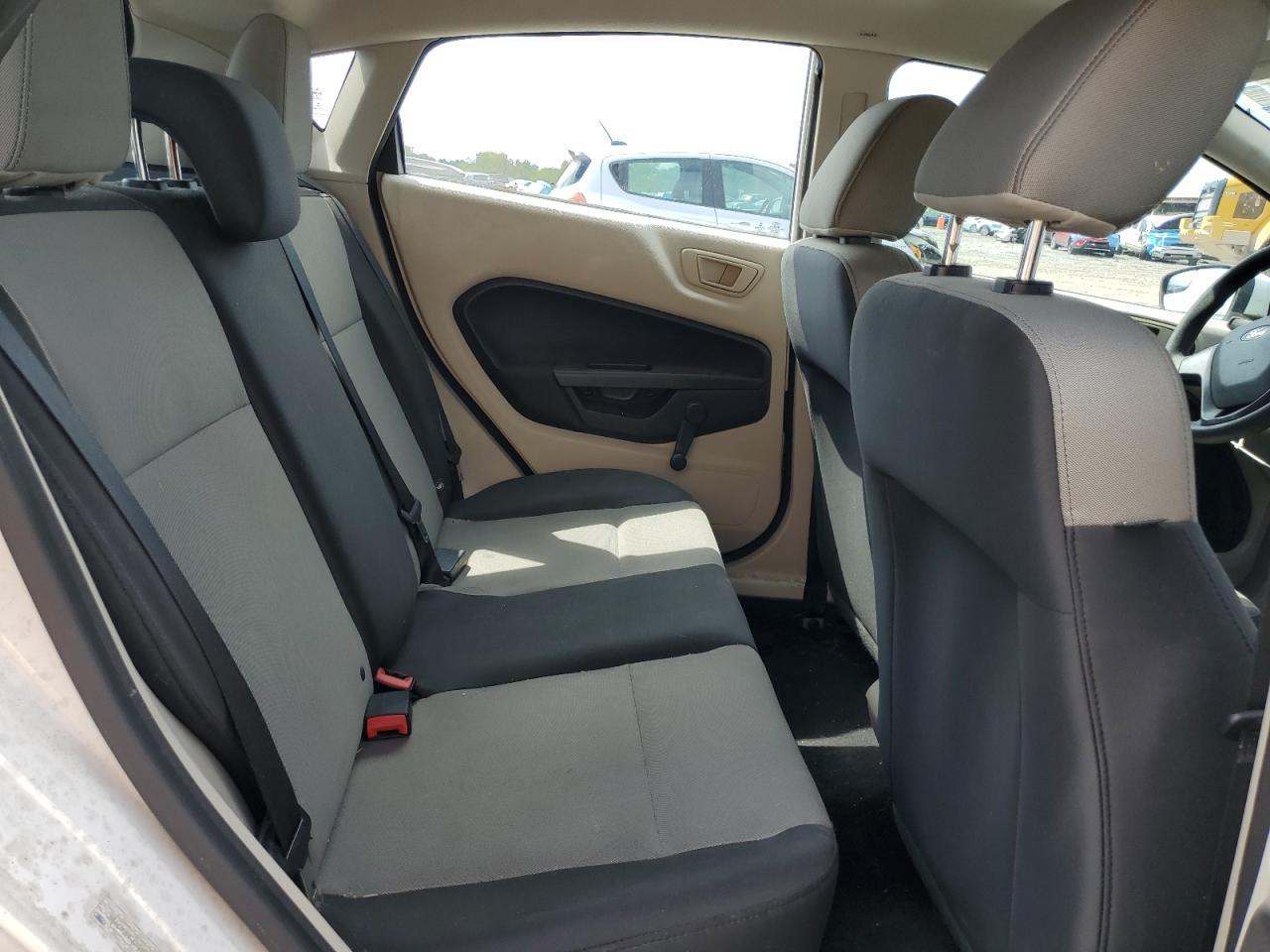 2013 FORD Fiesta