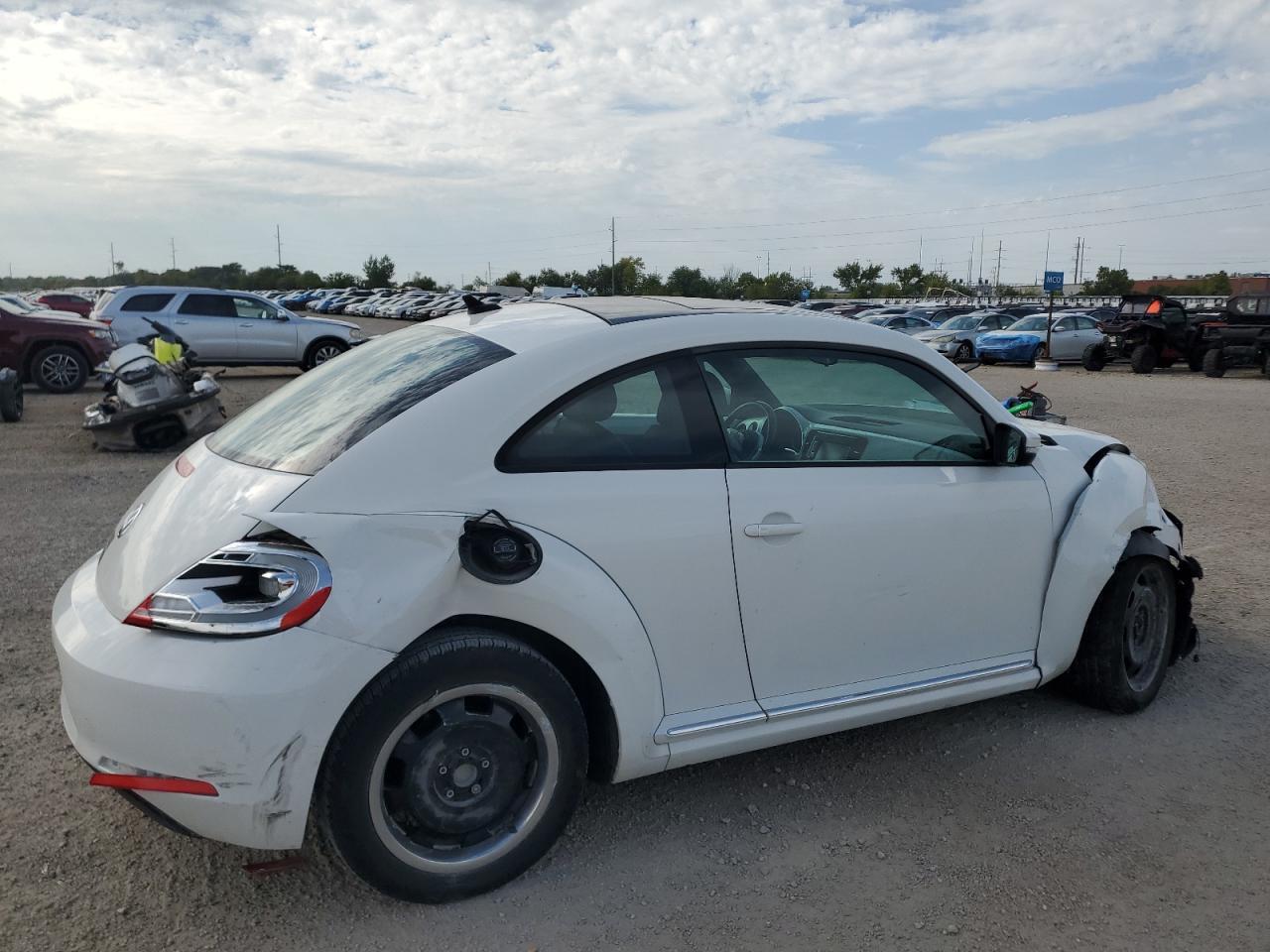 2013 VOLKSWAGEN Beetle