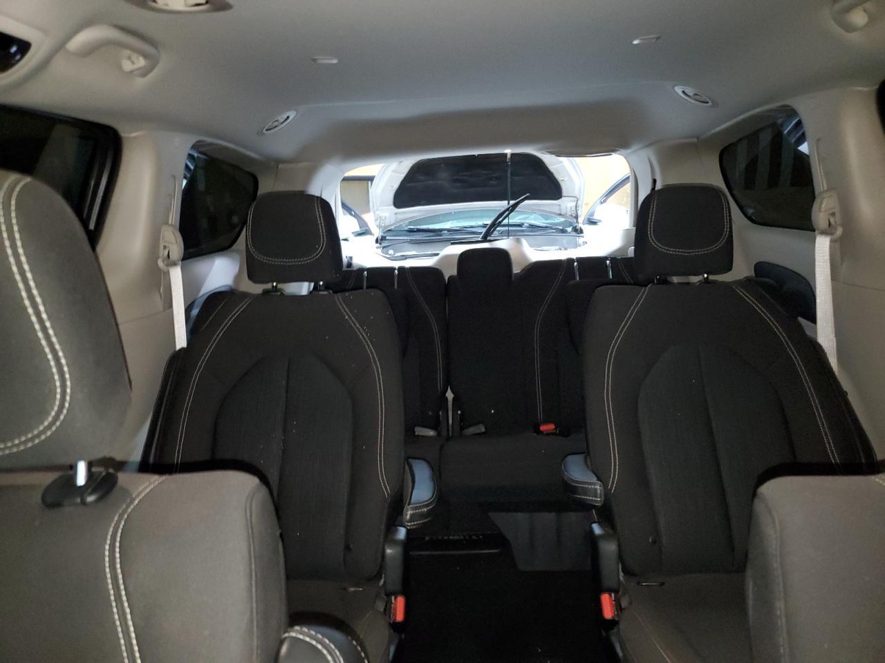 2020 CHRYSLER Voyager