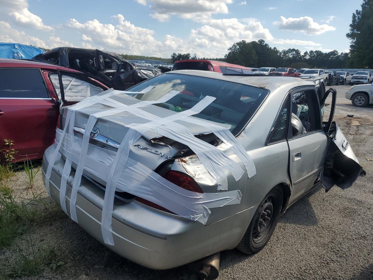 2001 TOYOTA Avalon