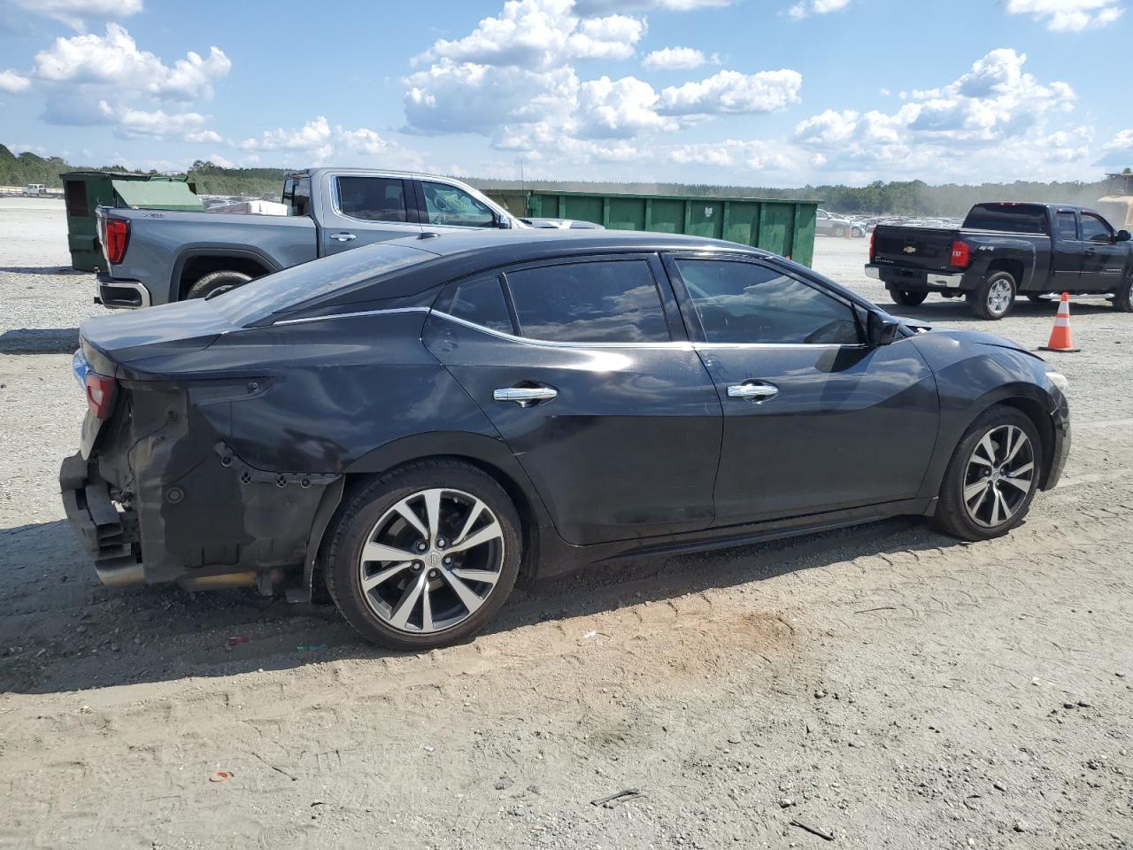 2017 NISSAN Maxima